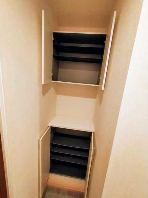 シャーメゾンイースト 収納