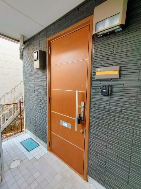 シャーメゾンイースト 玄関