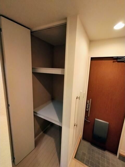 シャーメゾンイースト 収納