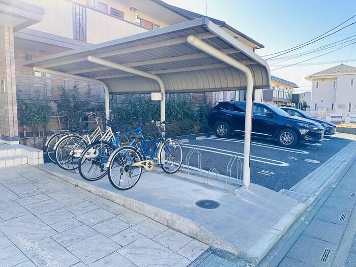 グランシャリオ　Ｅ 駐車場