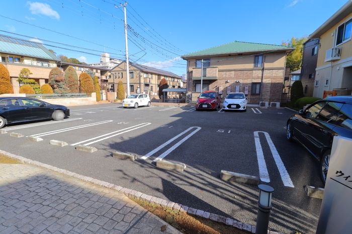 ウィスタリア　Ｇ 駐車場