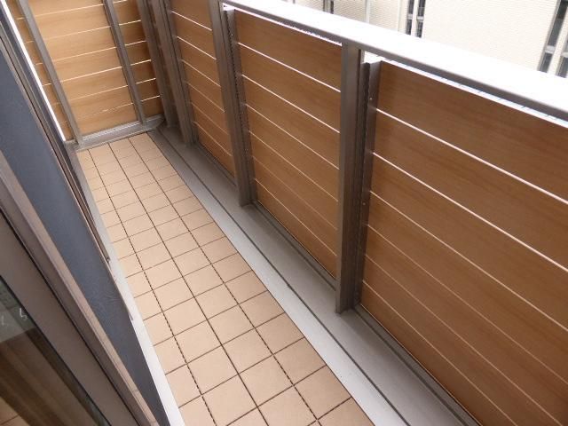 イーストパークＵＲＡＷＡ　２ ベランダ