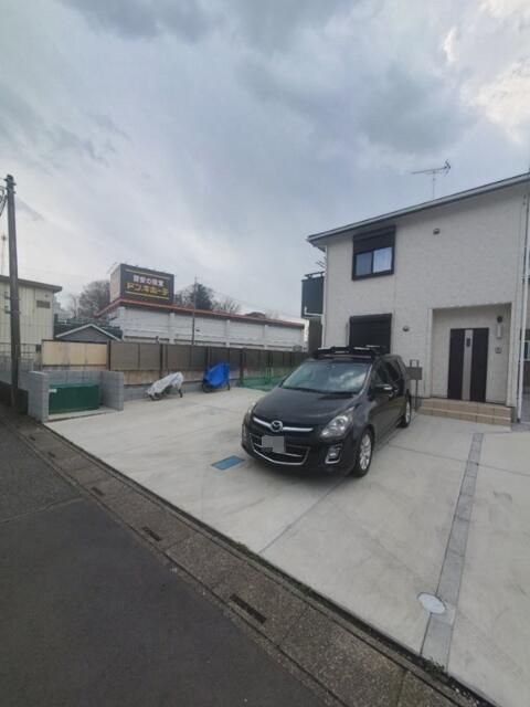 グランソフィア与野本町　１ 駐車場
