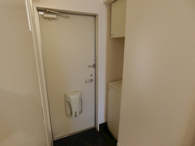 Apartment NAKAYA 玄関