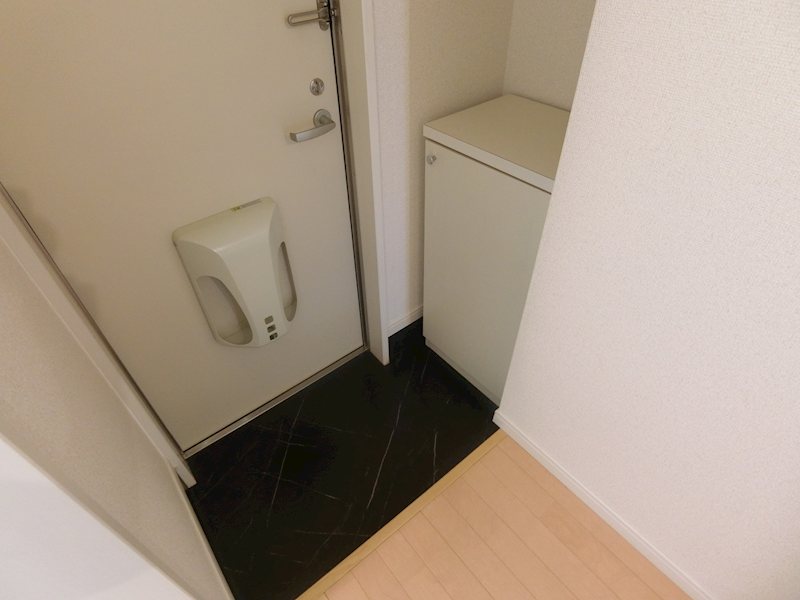 Apartment NAKAYA 玄関