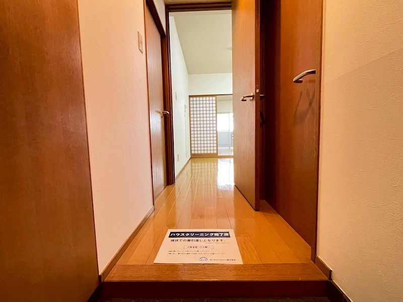 アクセス11 玄関