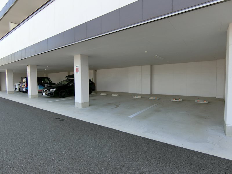 エミネンス 駐車場