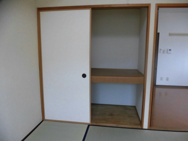 アルトラマンション中垣外 収納