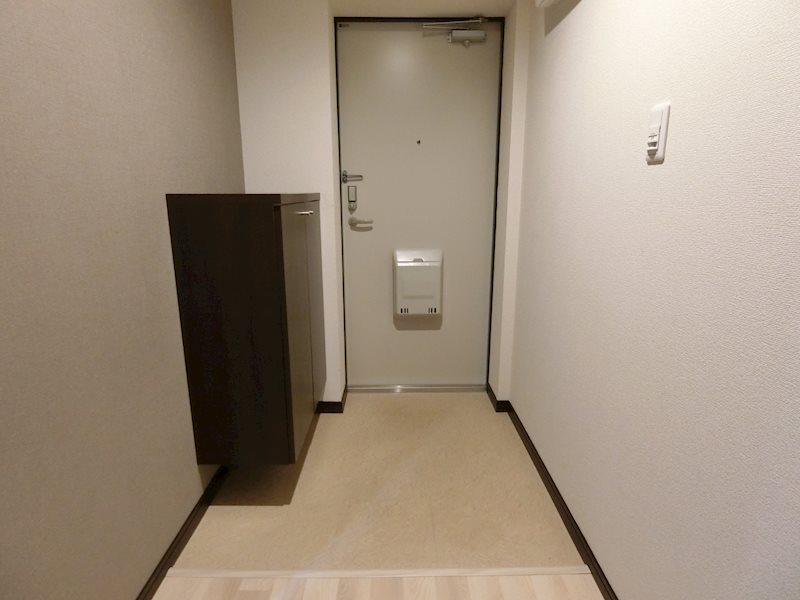 ARATA壱番館 玄関
