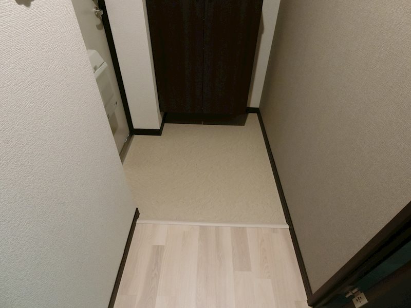 ARATA壱番館 玄関