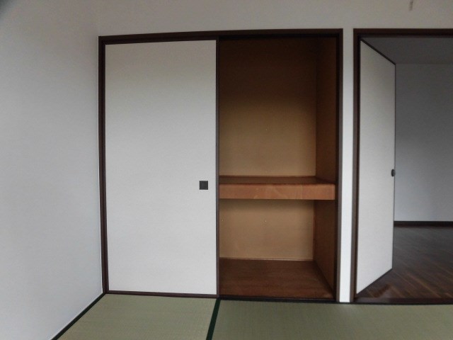 アルトラマンション茄子川　Ａ棟 収納