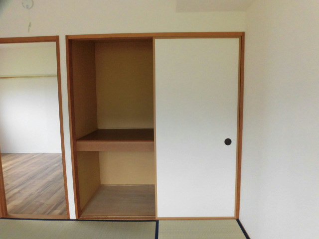 アルトラマンション中垣外 収納