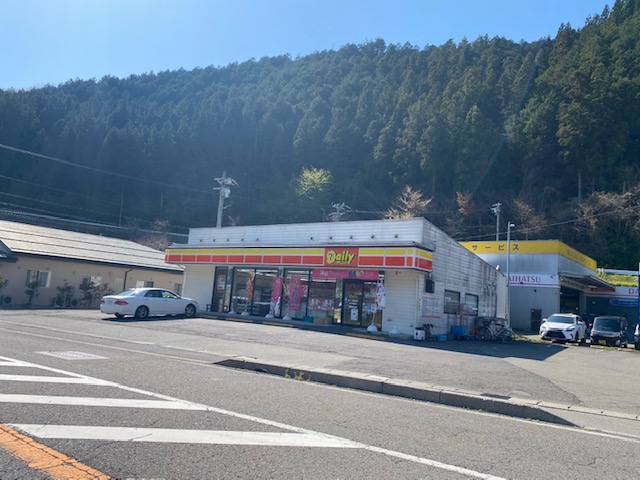メゾン旭 コンビニ