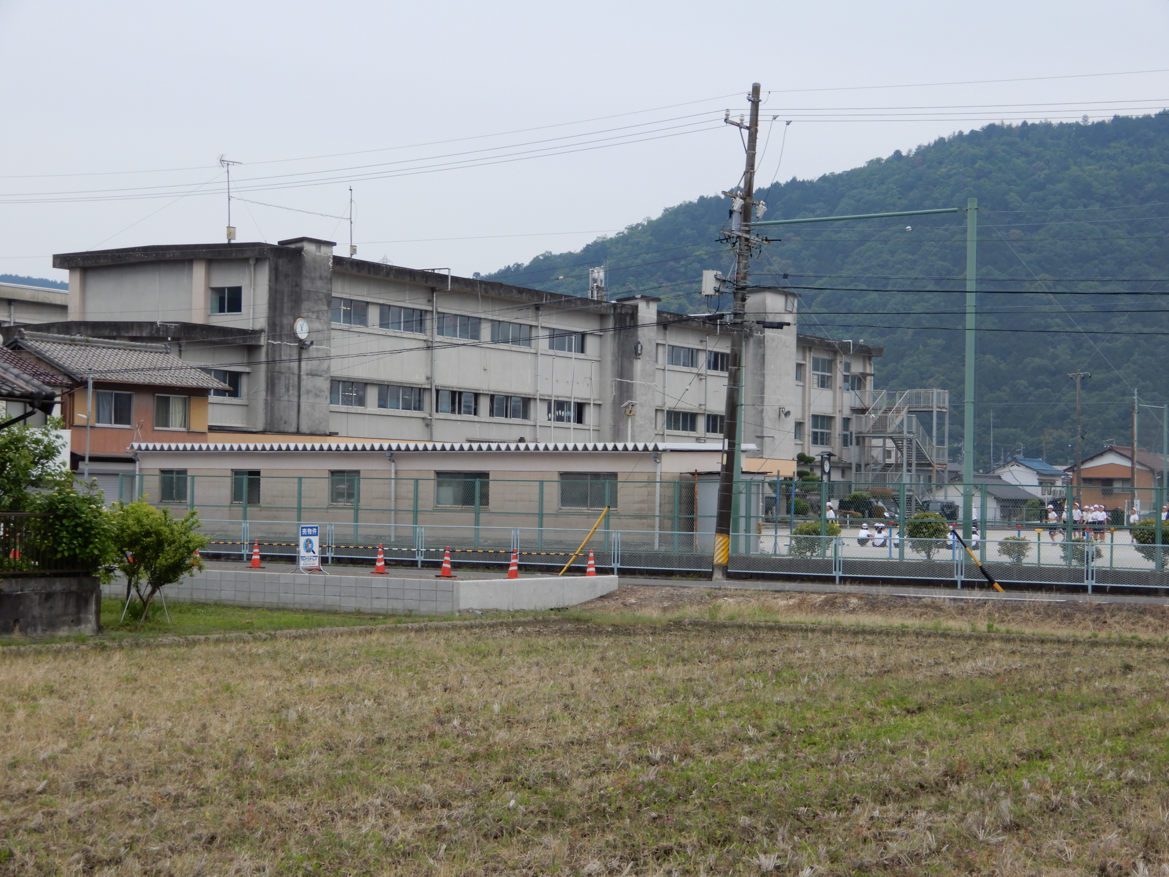 岐阜市岩崎戸建 小学校