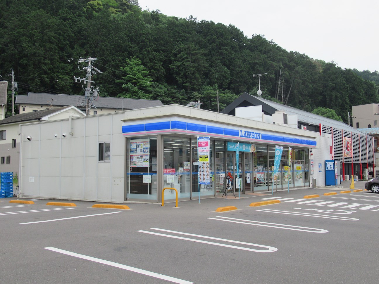岐阜市岩崎戸建 コンビニ