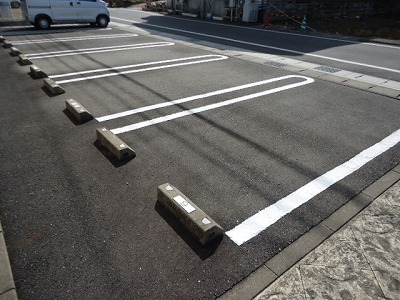 ハピネス 駐車場