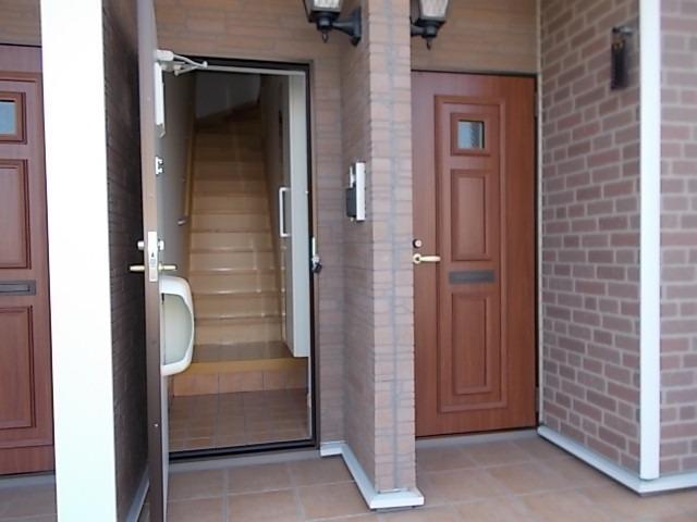 フローラ北館Ａ 玄関