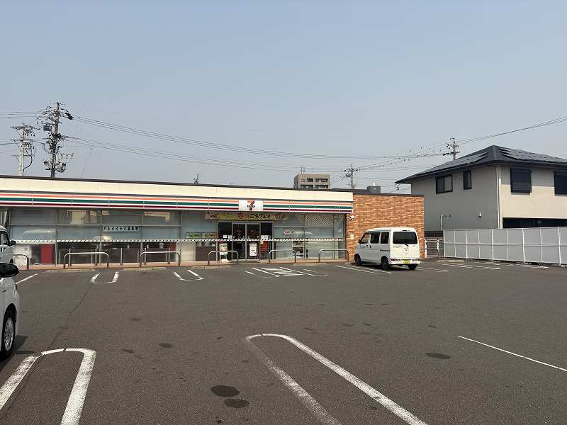フロイデ一宮 コンビニ