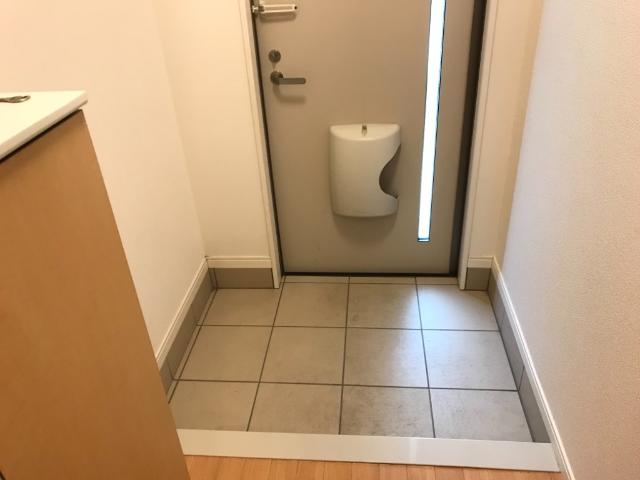 クレッセント 玄関