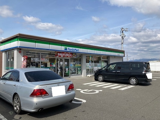 TM Clay house コンビニ