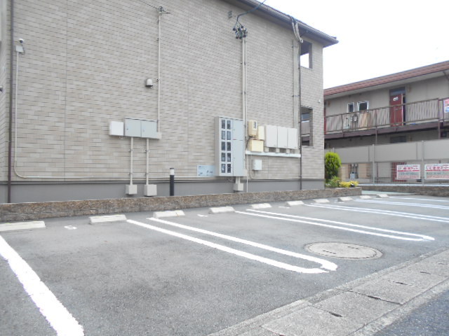 ミッドランドグレイス 駐車場