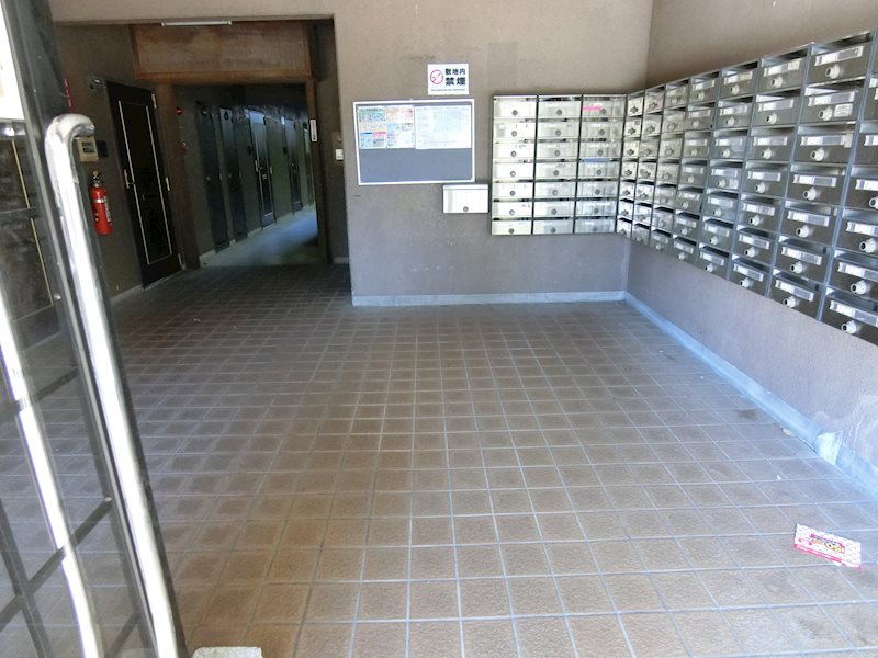 アルトラマンション茄子川　Ｃ棟 エントランス