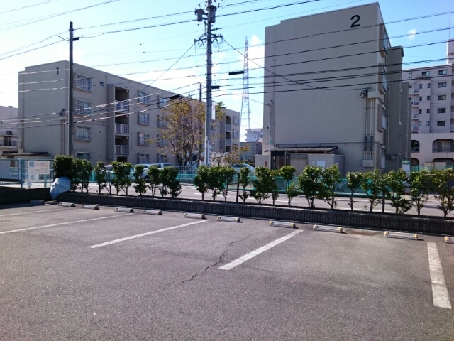 ゴールデン５０ 駐車場