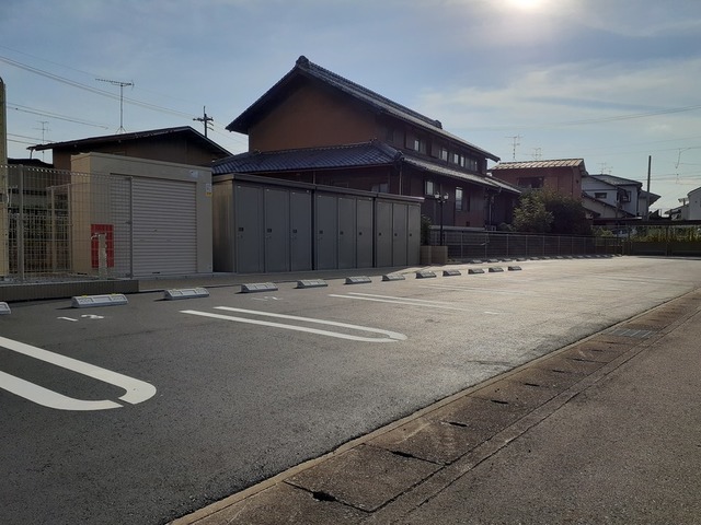 アーバン　ライフ 駐車場
