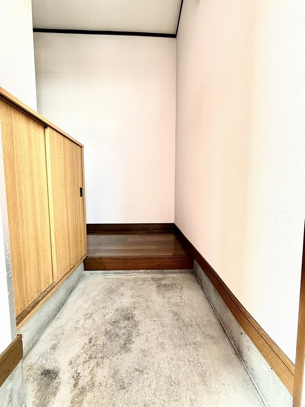 ウエストビレッジＢ 玄関