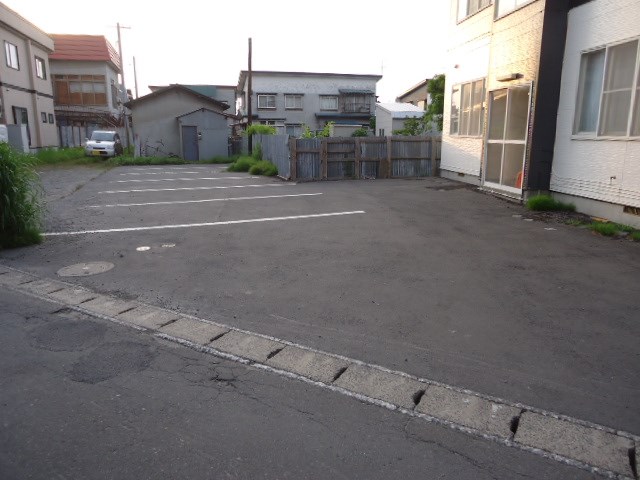 フォレストアベニュー 駐車場