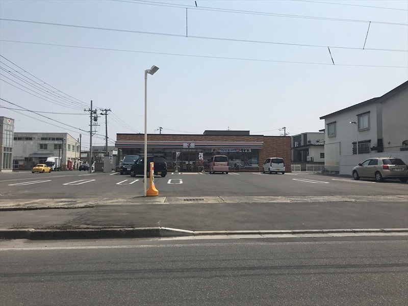 フレール城東 コンビニ