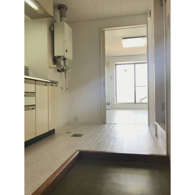 フレール富田 玄関