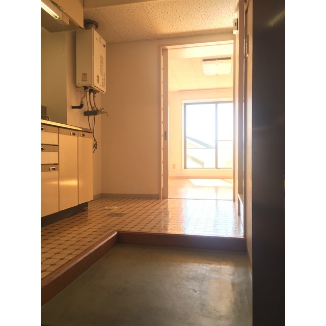 フレール富田 玄関