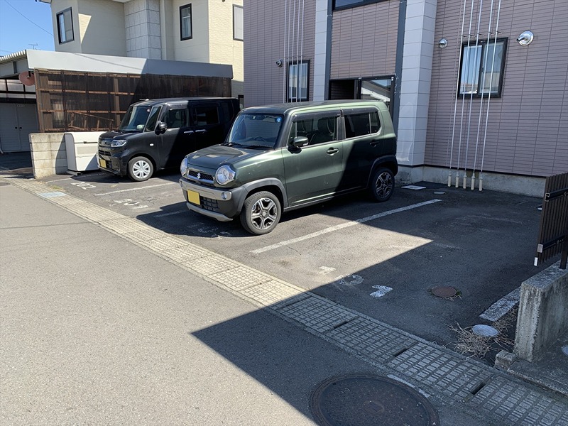 ハイツ清原 駐車場