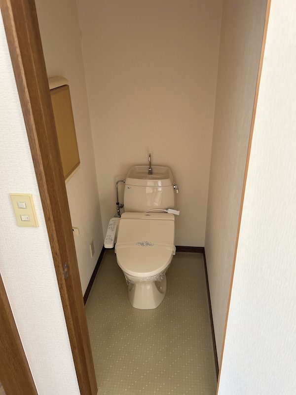 ドミール川先 トイレ