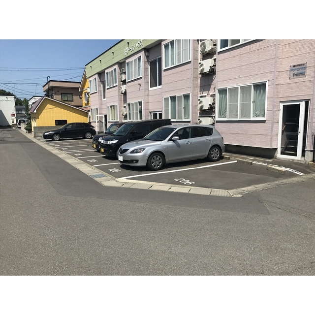 ドリームハウス 駐車場