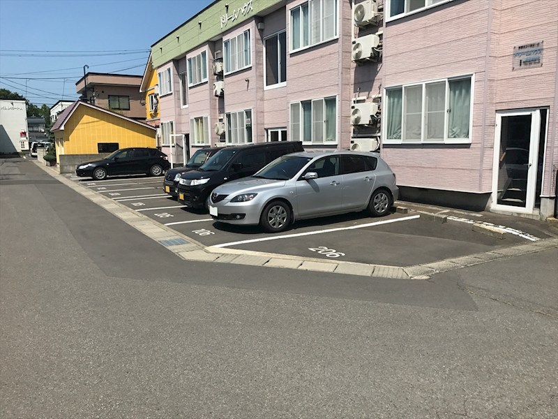 ドリームハウス 駐車場