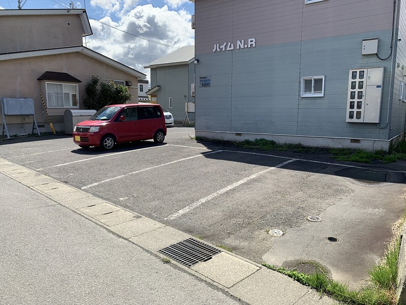 ハイムＮＲ 駐車場