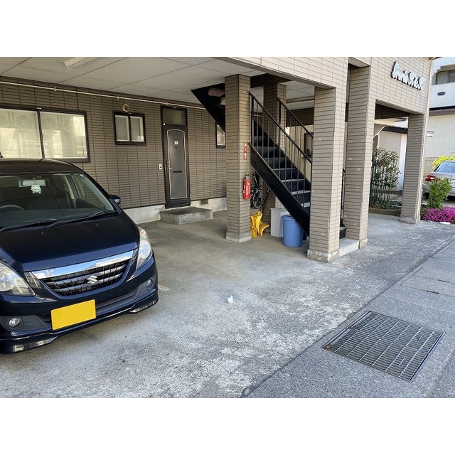 グロリアＫ＆Ｋ 駐車場