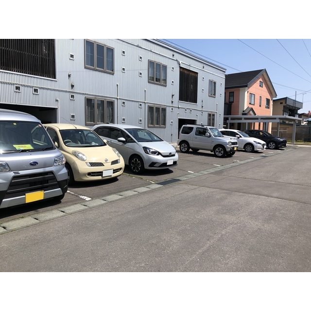 Ｓｐａｃｅ　Ｏｆ　Ｒｏｏｔｓ 駐車場