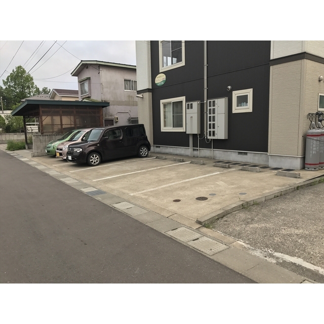 サンアベニュー城東北 駐車場