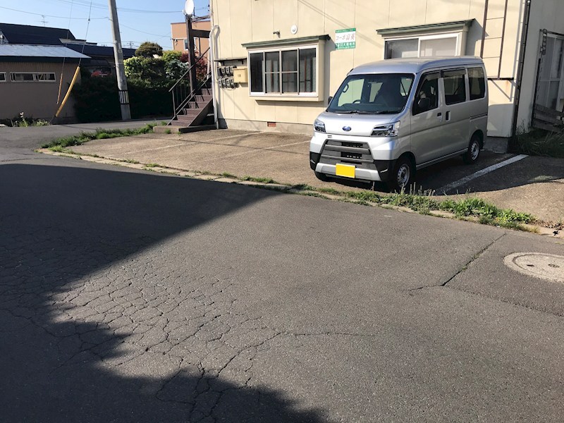 コーポ富英 駐車場