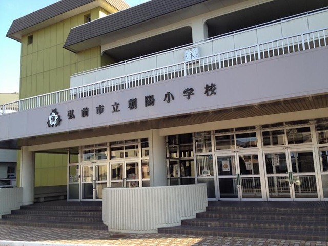 シャーメゾンオリーブコート 小学校