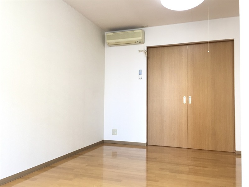 建山ビル リビング