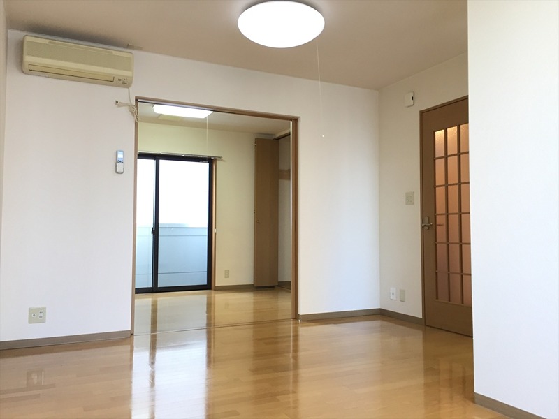 建山ビル リビング