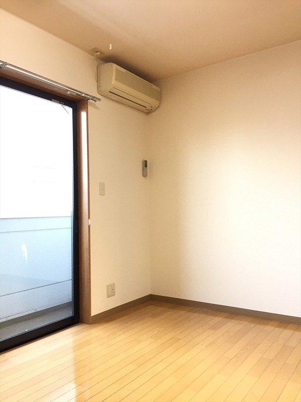 建山ビル リビング