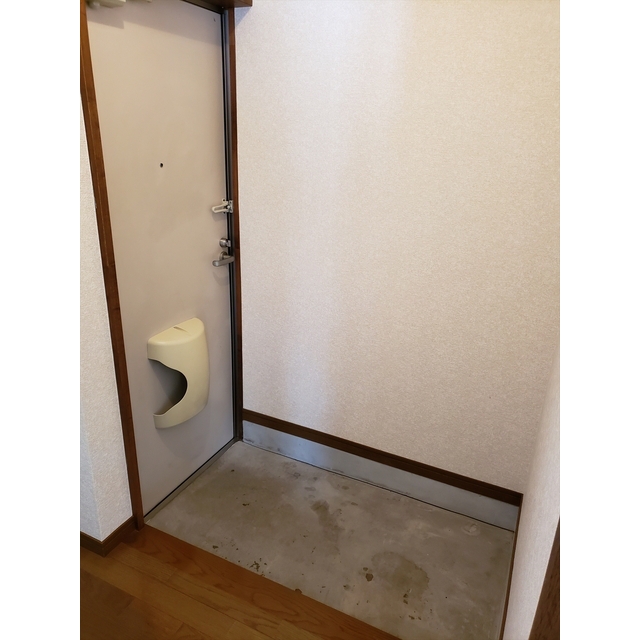 ミーツホイザァ城東Ｃ 玄関