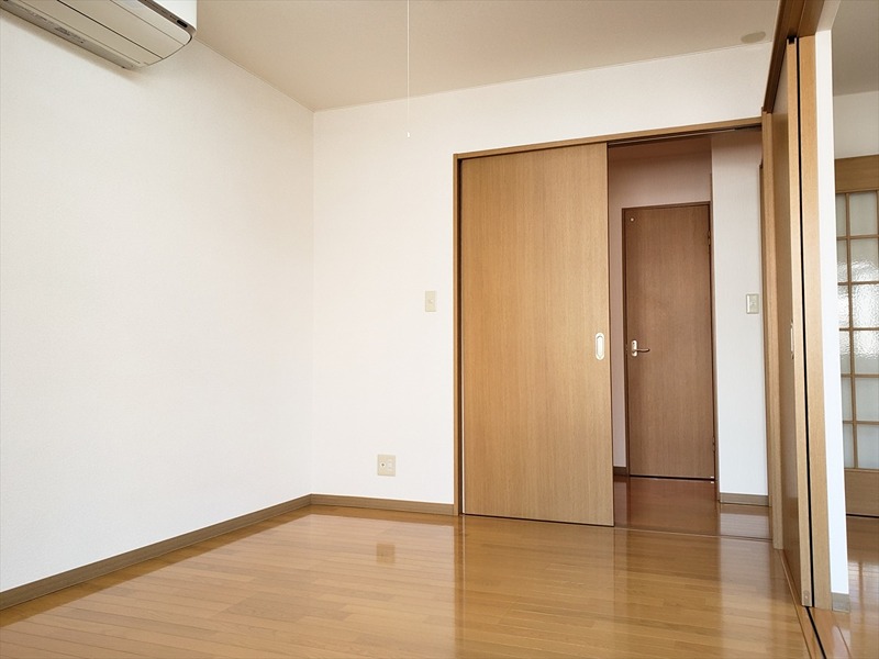 建山ビル ベッドルーム