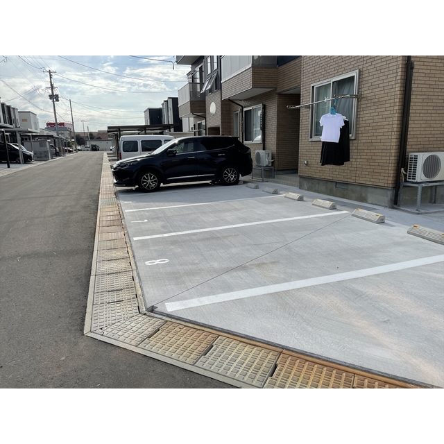 メゾン　Ｙ・Ｋ１ 駐車場