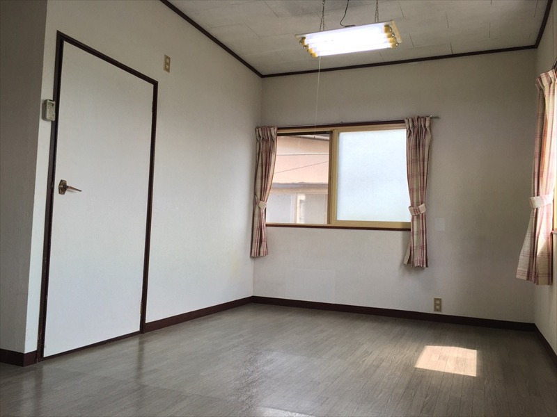 富田町朝田店舗 リビング